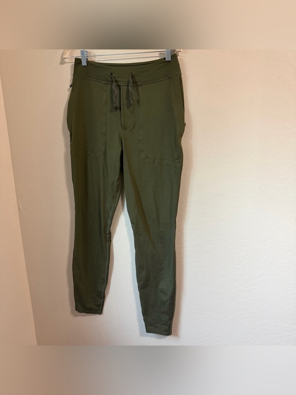 Patagonia Men’s Men's Trail Pacer Joggers
Style#24800 olive green size XS hiking